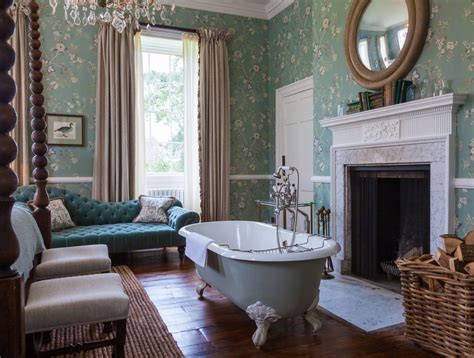 21 English Country Bathroom Designs To Inspire You