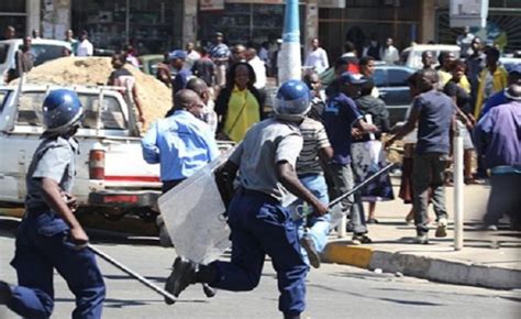 Zim Chaos Security Forces Chase People Out Of Harare City Centre Zambian Eye
