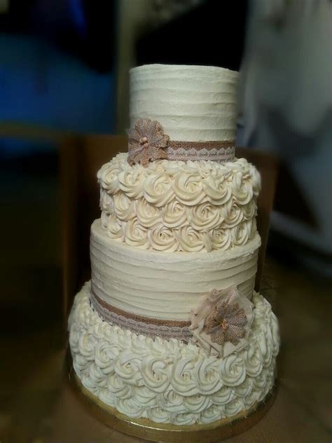 Rosettes And Lined With Burlap Cake Tortas