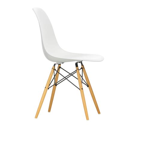 Check out our eames plastic chair selection for the very best in unique or custom, handmade pieces from our there are 231 eames plastic chair for sale on etsy, and they cost 177,84 $ on average. Köp Eames Plastic Chair - DSW från Vitra | Nordiska Galleriet