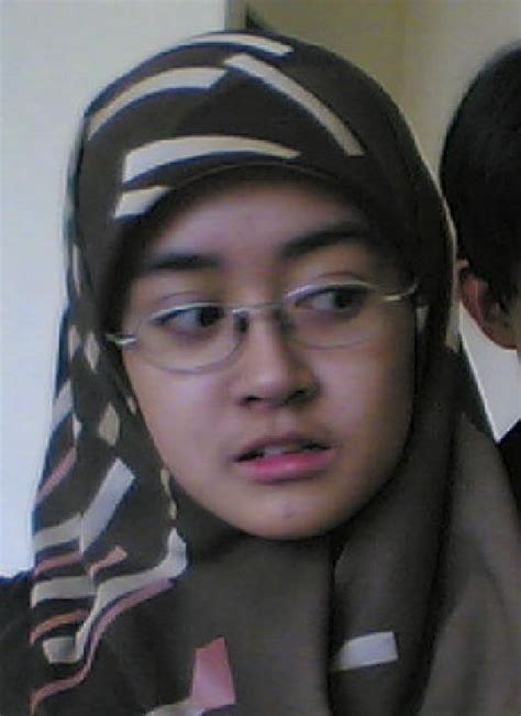 Tari gabor yang di tarikan oleh bapak bapak opd pdam. lorddhikaketawa: July 2005