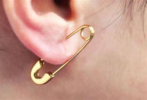 1pc Stunning Safety Pin Earring Choose Color 18k Gold Everyday