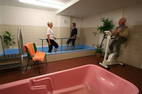 Kontakte zu kommunen, dem kirchlichen engagement im bereich des militärs und die begleitung des ev. Stiftung Haus Zuflucht - das Altenwohnhaus und mehr in ...