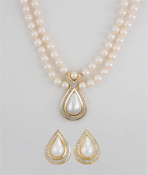 White Pearl Necklace And Earring Sets
