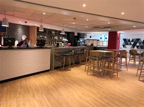 Car hire hotels at the airport travel between airports. Holiday Inn Express - Stansted Airport - Aspinall Creative