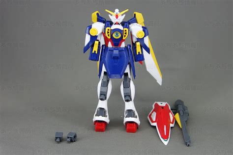 HGAC ウイングガンダム 変形1