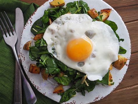Warm Spinach Salad With Fried Eggs Oryana Community Co Op