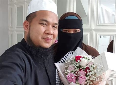 3,028,553 likes · 130,930 talking about this. Rupanya Ini Cara Isteri Ustaz Ebit Lew Santuni Suaminya ...