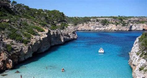 Port d'andratx ligt aan het zuidwesterlijke topje van majorca een van de eilanden van de balearen. "Strand" Mon Port Hotel & Spa (Port d'Andratx ...