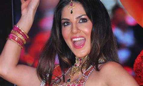 Sunny Leone To Sizzle In Item Number For Dk Bollywood News India Tv