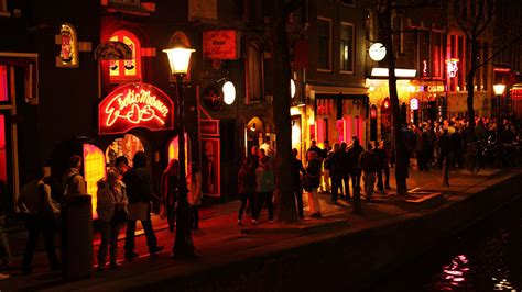 Amsterdam Banning Guided Tours In The Red Light District Thinktourism