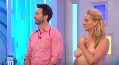 Studio 10 Demonstrates How To Do A Breast Self Examination