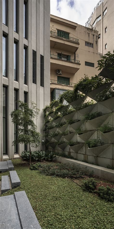 First National Bank HQ / Raed Abillama Architects on Inspirationde
