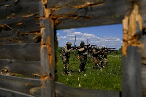Russia Adding More Troops In Eastern Ukraine Air1 Worship Music
