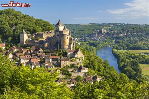 Les bleus arrachent le nul. Tour tra i castelli più belli nella Francia del sud