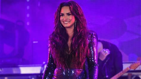 Demi Lovato Licks Female Backup Dancer In Since Deleted Instagram Pic
