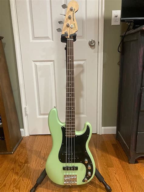 Fender Deluxe Active Precision Bass Special With Rosewood Reverb