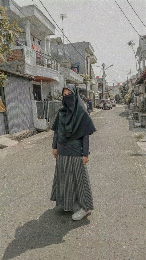 Lihat yuk ootd hijab dinda hauw yang kece dan bisa ditiru! #ootd #hijab #ootdhijab #hijabootd #syar'i #niqab | Gaya ...