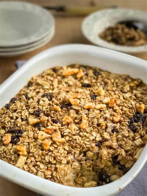 Make it the main dish for any breakfast occasion. Amish Baked Oatmeal with Apples: Simple Comfort Food - 31 ...