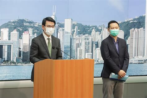 香港原本於去年 11 月與新加坡實行「旅遊氣泡」，但隨著香港疫情反彈，「氣泡」一再延期。 商務及經濟發展局局長邱騰華今日（9 日）表示，上月已與新加坡政府展開雙邊討論，雙方一直有往來給予意見. 【武漢肺炎】周四起重開泳池 放寬戲院表演場地入場率至七成半 | 獨媒報導 | 香港獨立媒體網