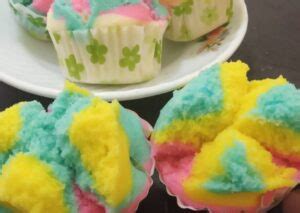 Masukkan tepung terigu dan garam, aduk rata. Cara membuat bolu kukus santan yang enak untuk keluarga