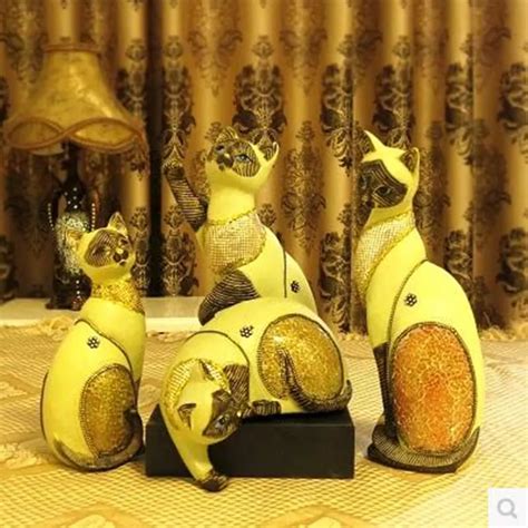 Southeast Asian Style Resin Lucky Cat Simulation Animal Cat Statue