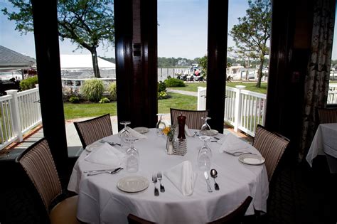Waterside Dining On The Banks Of The Connetquot River Ny Restaurants