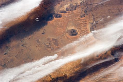 Image Cloud Bands Over The Western Sahara Desert Mauritania