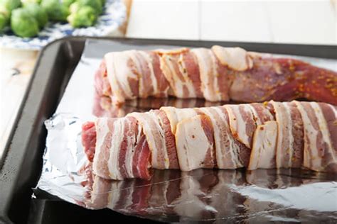 Just season and bang into the oven while pork tenderloin is often sold in individual packages in the meat section of the grocery store. Pork Tenderloin Wrapped On Tin Foil In Oven : Cooking Foods In Foil Wrap | Oven baked pork ribs ...