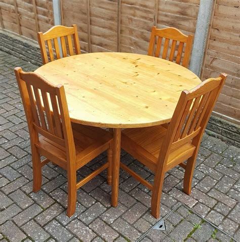 A solid pine table is a sturdy and economical choice for the home. Solid Pine Dining Table with 4 Pine Chairs - Round ...