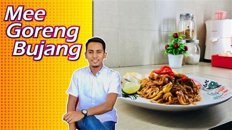 Masukkan bumbu antara lain, 2 sendok makan minyak ayam kedalam mangkok bersama dengan ¼ sendok teh penyedap rasa. Cara Buat Mee Goreng Bujang Sedap | 10 minit boleh siap ...