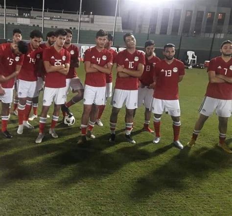 توج منتخب مصر الأولمبي لكرة القدم، بطلا لكأس الأمم الإفريقية تحت 23 عامًا للمرة الأولى في تاريخه بعد فوزه على منافسه منتخب كوت ديفوار بهدفين مقابل هدف في المباراة التي أقيمت على إستاد القاهرة مساء الجمعة (22 نوفمبر/ تشرين الثاني 2019). رئيس بعثة المنتخب الاولمبي يجتمع بشوقي غريب واللاعبين قبل ...