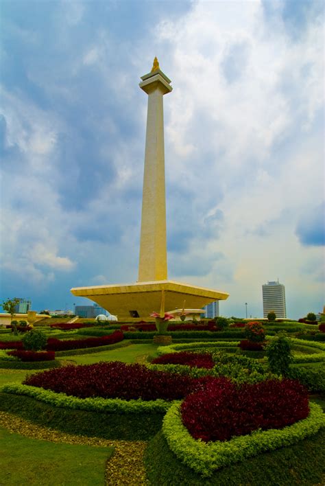 Maybe you would like to learn more about one of these? gambar: Gambar Monas Keren Lengkap