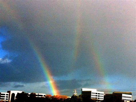 Triple Rainbow The Middle Rainbow Is A Rare Phenomenon Cal Flickr