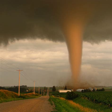 Warnings were issued for multiple dangerous cells that are following each other. Tornados: Do You Know the Warning Signs? - Len Dubois Trucking