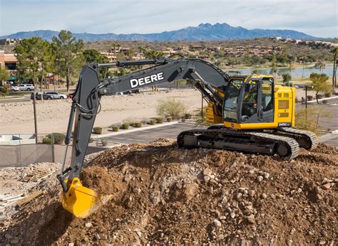 John Deere Updates Maneuverable Reduced Tail Swing Excavators Ceg