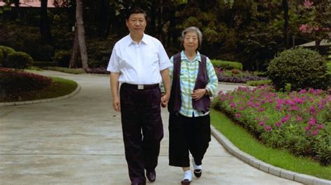 The site owner hides the web page description. 官媒罕见公布齐心与习近平通话视频：儿子你千万不要犯错误!一季度数据显示中美投资脱钩速度惊人；白宫告危，总统身边多中招 ...
