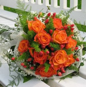 Its a decorative accessory for the image of a girl, an attribute of the main event of family life and mandatory element for maintaining tradition. Wedding Bokay Flowers | So Pretty Invitations And Greeting ...