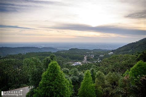 5:24 大小創意 10 567 просмотров. 整片夜景美炸!古坑隱藏版景觀餐廳 還有小希臘建築超好拍 | ETtoday旅遊 | ETtoday新聞雲