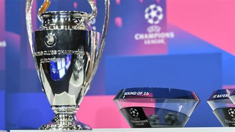 W czwartek poznaliśmy wynik losowania fazy grupowej ligi mistrzów 2021/2022. Znamy pary 1/8 finału Ligi Mistrzów. Barcelona zagra z PSG! - Polsat Sport