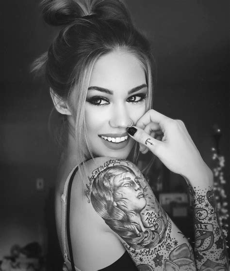 beautiful tattooed girls and women daily pictures for your inspiration tätowierte models