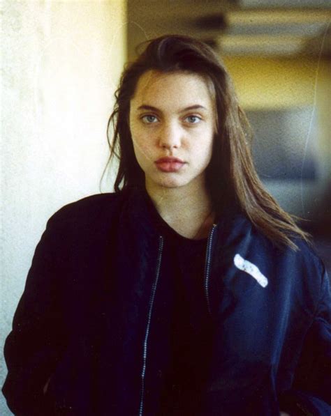 Angelina Jolie vida de película Angelina jolie joven Angelina jolie y Fotos de angelina jolie