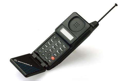 The Evolution Of Mobile Phone Designs From 1983 2019 Tallypress