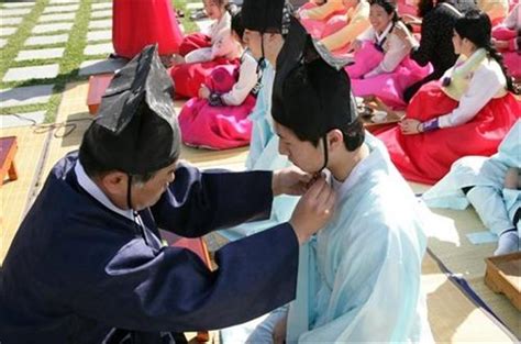 당연히 비싸고 좋은건 많겠지만, 부담되지 않으면서도 센스있는 선물 고르는게 힘들더라구요. 성년의날, 꼭 선물해야 할 3가지는 무엇?