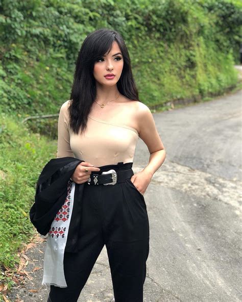 Jassita Gurung Lookbook 2020 Style And Fashion Lugako