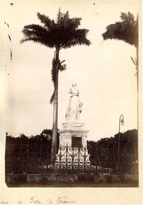 Martinique Fort de France Statue de l impératrice Joséphine par