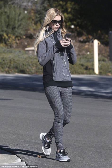 Flip Or Flops Christina El Moussa Seen For First Time Since Rumours Ex