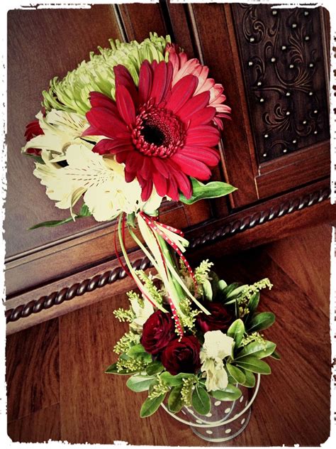 Florist mums are used as indoor potted plants and won't survive a winter if you plunk them into your garden in the midwest. Topiary - Gerbera Daisies, Spider Mum and Alstromeria ...
