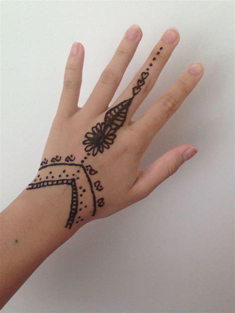 Simple Henna Design Henna Hand Tattoo Hand Tattoos Henna Designs Easy