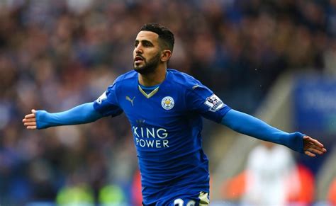 قال كلوديو رانييري، المدير الفني لنادي ليستر سيتي، بطل الدوري الانجليزي الممتاز لكرة القدم، لمهاجم الفريق، الجزائري رياض محرز، إن عليه بذل المزيد من الجهد وابداء قدر اكبر من الدهاء بينما يحاول ليستر بصعوبة الابتعاد عن منطقة الخطر في قاع قائمة الدوري. زلزال "رحيل محرز" يضرب ليستر سيتي